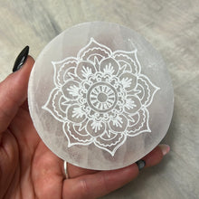 Load image into Gallery viewer, Mandala Selenite Charging Plate
