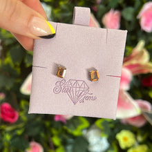 Load image into Gallery viewer, Alexandrite 925 Sterling Studs
