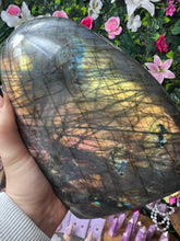 Load image into Gallery viewer, Beautiful 2.5KG Statement Purple Labradorite Lab freeform
