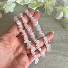 Load image into Gallery viewer, Rose Quartz Smooth Chip Bracelet
