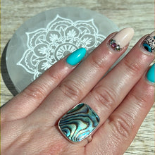 Load image into Gallery viewer, Abalone Shell 925 Silver Ring -  Size S
