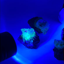 Load image into Gallery viewer, RARE - Hyalite Mexican Opal
