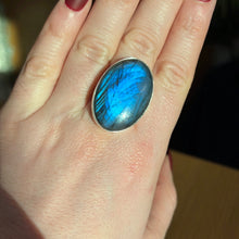 Load image into Gallery viewer, Labradorite AA GRADE 925 Silver Ring -  Size S
