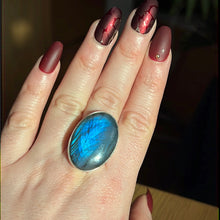 Load image into Gallery viewer, Labradorite AA GRADE 925 Silver Ring -  Size S
