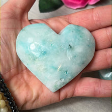 Load image into Gallery viewer, Phoenix Pine Fynchenite Heart
