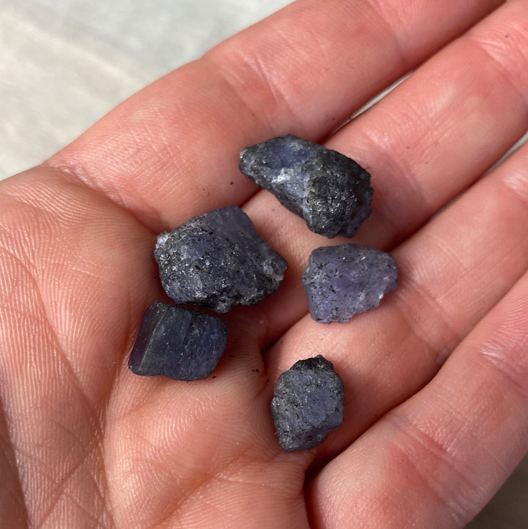 Tanzanite Raw Tumble Tumblestone