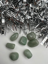 Load image into Gallery viewer, Green Aventurine Tumble Tumblestone
