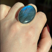 Load image into Gallery viewer, Labradorite AA GRADE 925 Silver Ring -  Size S
