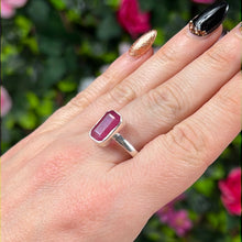 Load image into Gallery viewer, Natural Facet Ruby 925 Sterling Silver Ring - Size S
