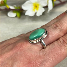 Load image into Gallery viewer, Chrysoprase 925 Sterling Silver Ring -  Size S
