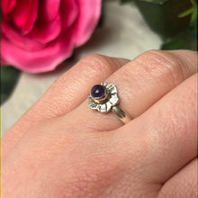 Load image into Gallery viewer, Amethyst Flower 925 Sterling Silver Ring - Size M
