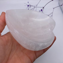 Load image into Gallery viewer, Selenite Heart Charge Charging Bowl
