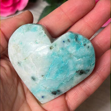 Load image into Gallery viewer, Phoenix Pine Fynchenite Heart
