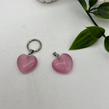 Load image into Gallery viewer, Cats Eye Heart Pendant Keyring
