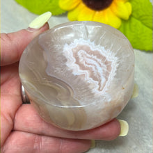Load image into Gallery viewer, Flower Agate Bowl
