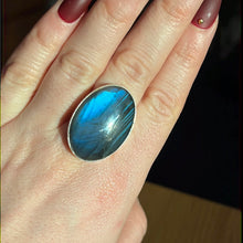 Load image into Gallery viewer, Labradorite AA GRADE 925 Silver Ring -  Size S
