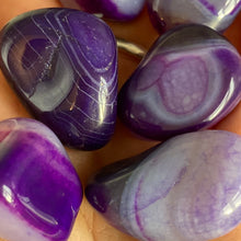 Load image into Gallery viewer, Purple banded agate - Tumblestone Tumbles
