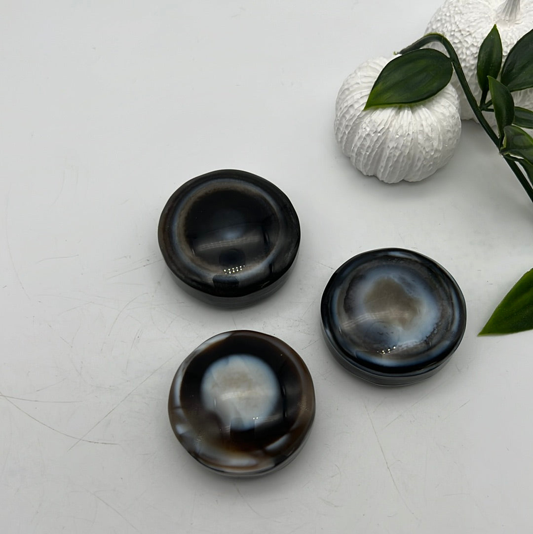 Black Sardonyx Disc (Eye balls)